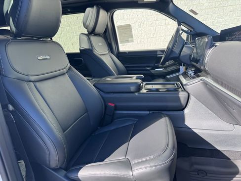 New 2026 Ford Expedition Platinum w/ Stealth Performance Package AWD/4WD image 17