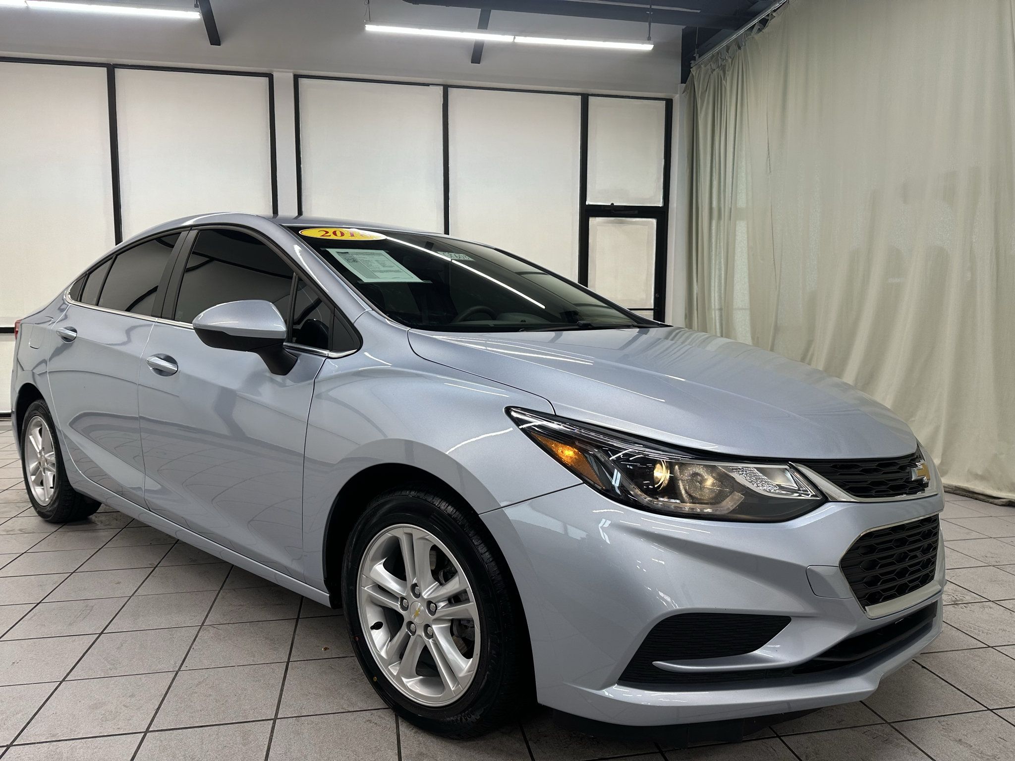 Certified 2018 Chevrolet Cruze LT w/ Convenience Package FWD image 2
