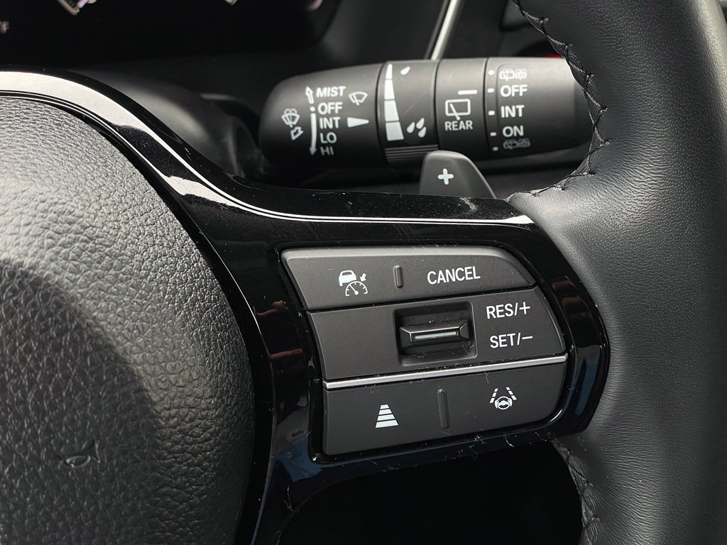 Certified 2025 Honda Pilot Touring image 14