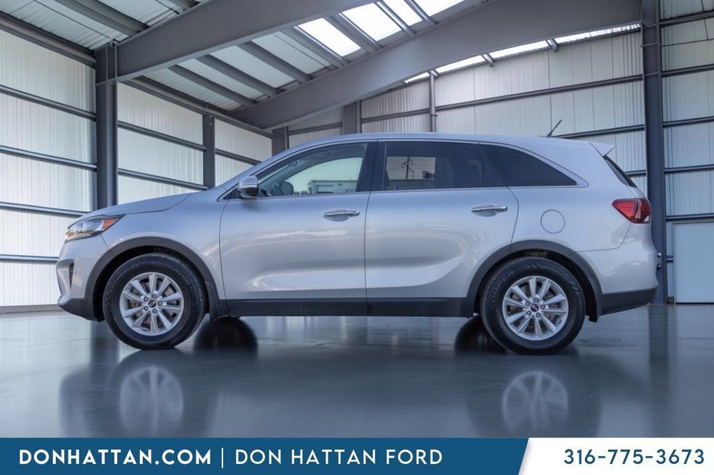 Used 2019 Kia Sorento FWD V6 image 3