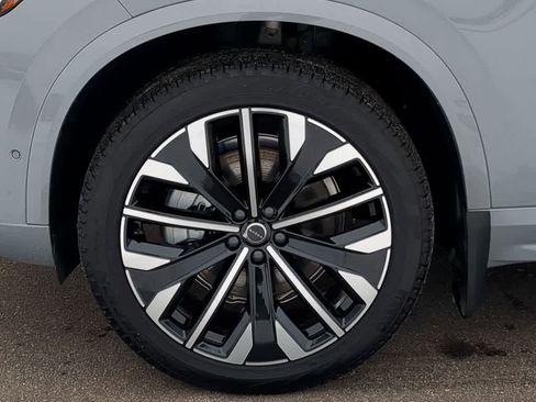 Certified 2026 Volvo XC90 B6 Plus w/ Protection Package Premier image 13