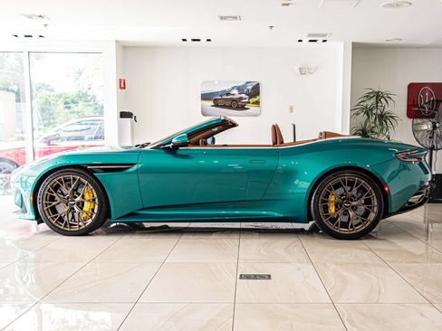 Used 2025 Aston Martin DB12 Convertible RWD image 6