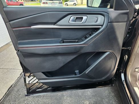 Used 2025 Ford Explorer ST-Line AWD/4WD image 26