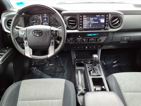 Used 2021 Toyota Tacoma TRD Off-Road w/ Technology Package image 15