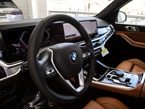 Used 2026 BMW X5 sDrive40i w/ Parking Assistance Package image 16