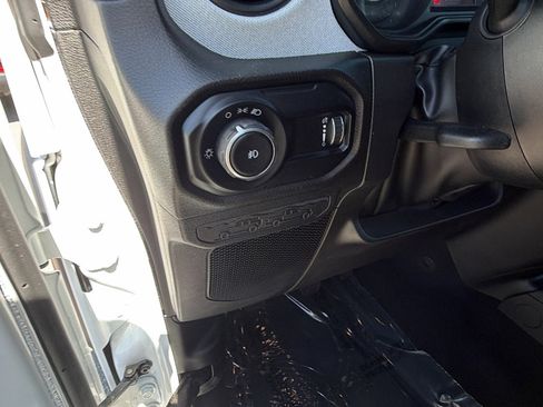 Used 2025 Jeep Wrangler Sport image 22