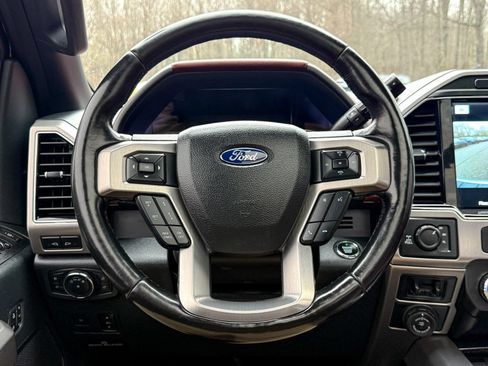 Certified 2022 Ford F350 Platinum w/ Tremor Off-Road Package image 39