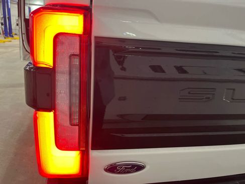 Used 2025 Ford F250 Platinum image 27