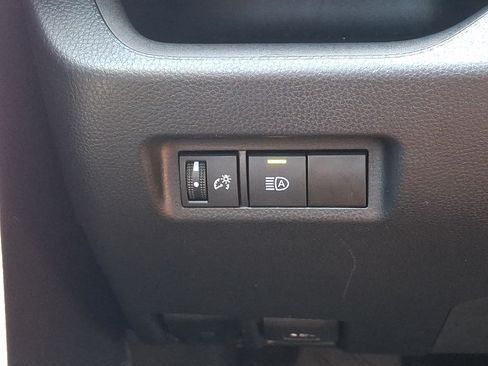 Used 2022 Toyota RAV4 LE AWD/4WD image 26