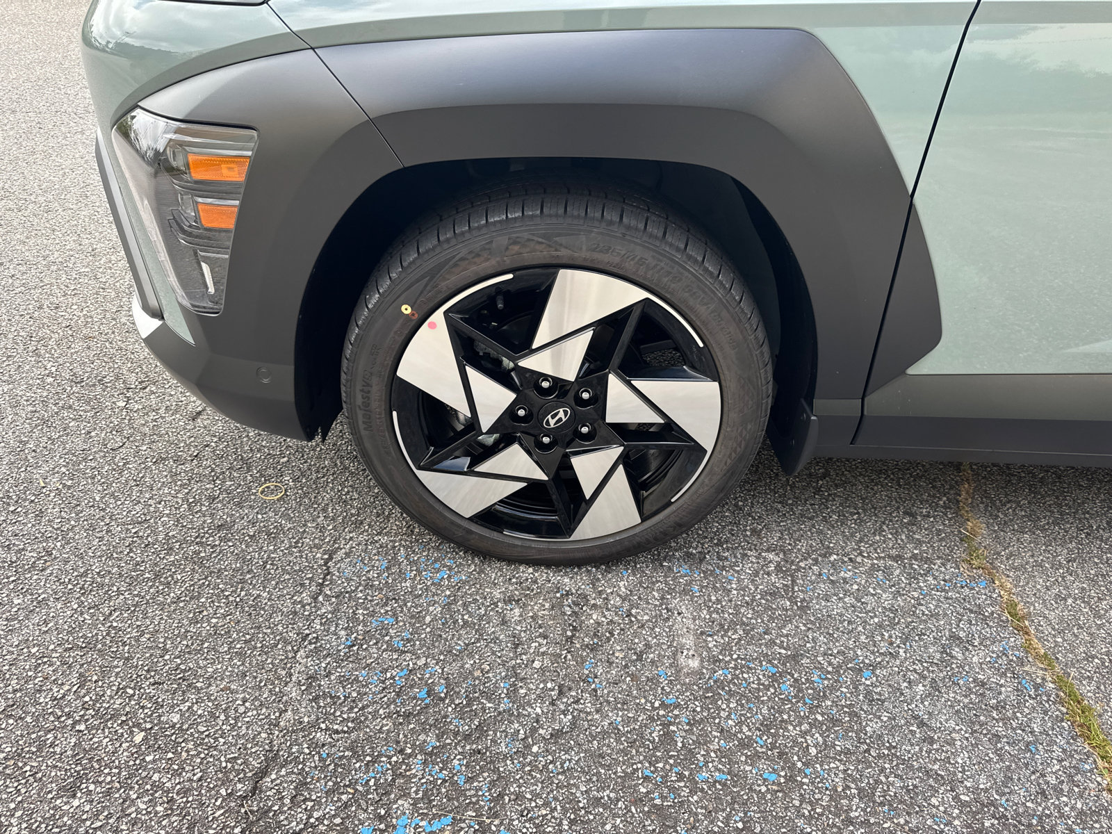 New 2027 Hyundai Kona Limited FWD image 12