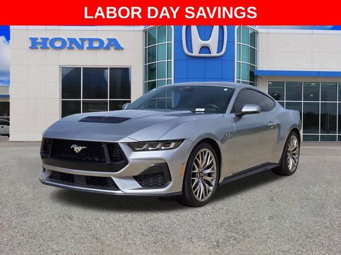 Used 2025 Ford Mustang GT Premium RWD image 7