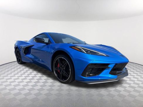 Used 2025 Chevrolet Corvette Stingray Preferred Cpe w/ Z51 Performance Package RWD image 3