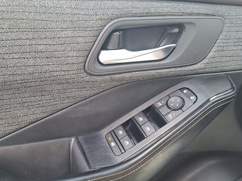 Used 2023 Nissan Rogue SV FWD image 17