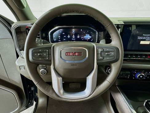 Used 2026 GMC Sierra 1500 SLT image 6