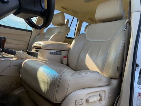 Used 2014 Lexus LX 570 4WD image 9