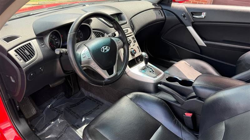 Used 2010 Hyundai Genesis 3.8 RWD image 18