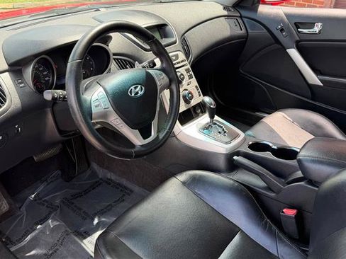 Used 2010 Hyundai Genesis 3.8 RWD image 18