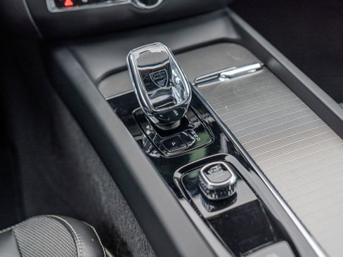 Used 2024 Volvo S60 B5 Plus w/ Climate Package image 28