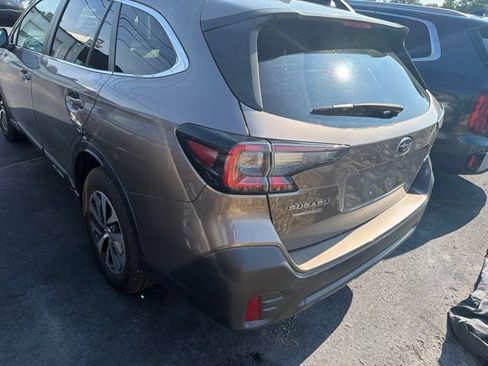 Used 2021 Subaru Outback Premium AWD/4WD image 6