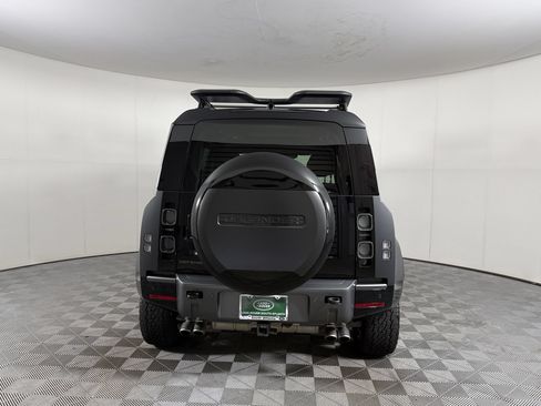 Used 2025 Land Rover Defender 110 V8 AWD/4WD image 10
