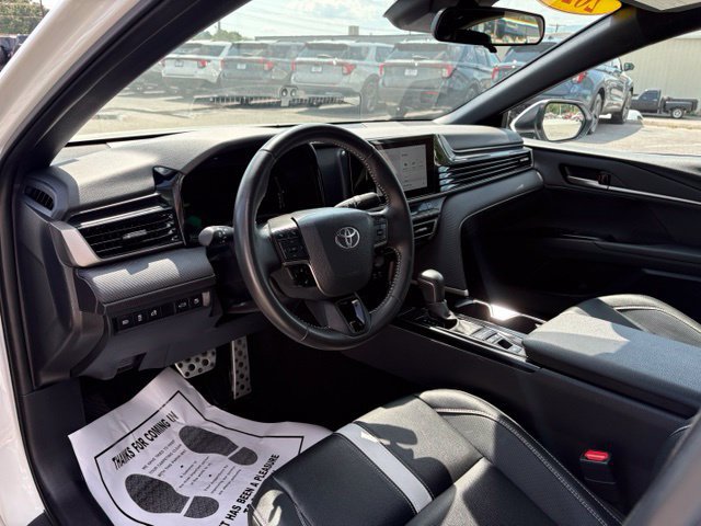 Used 2025 Toyota Camry SE FWD image 3