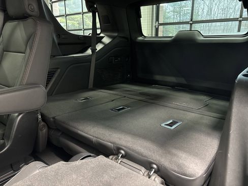 Used 2024 Chevrolet Tahoe High Country image 17