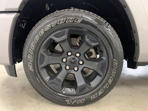 Used 2025 RAM 1500 Big Horn AWD/4WD image 2