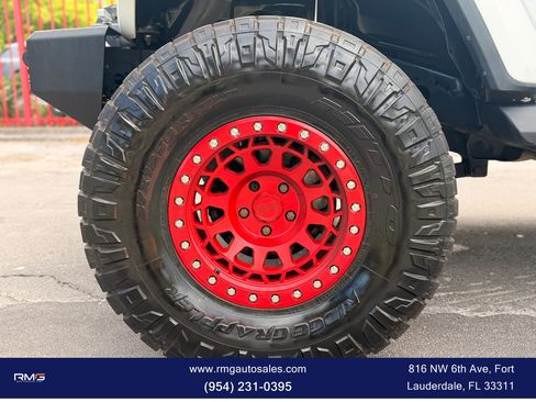 Used 2020 Jeep Gladiator Overland image 14