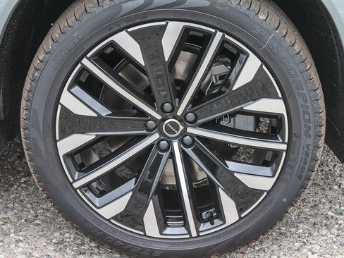 New 2026 Volvo XC90 T8 Ultra w/ Protection Package Premier AWD/4WD image 12