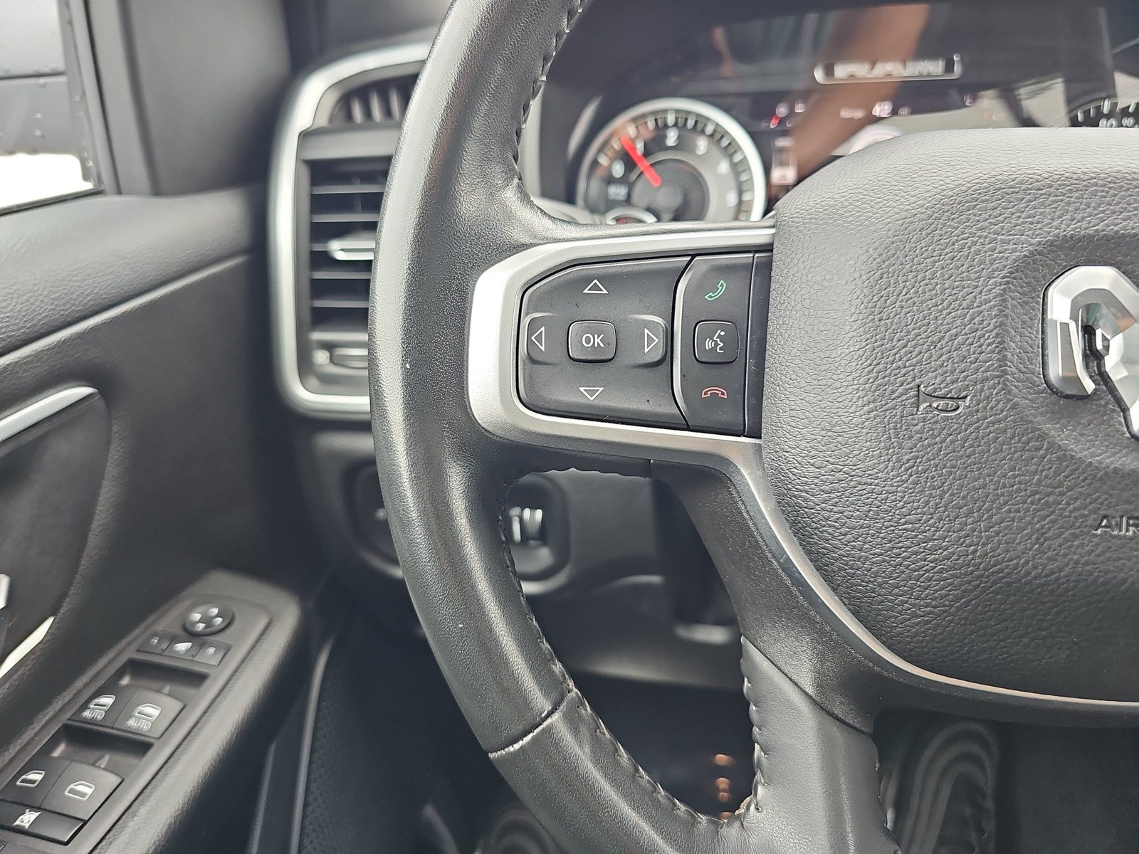 Used 2023 RAM 1500 Big Horn AWD/4WD image 14