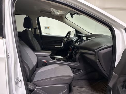 Used 2017 Ford Escape SE w/ Equipment Group 201A AWD/4WD image 22