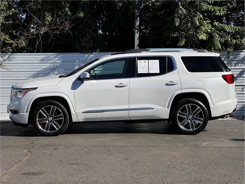 Used 2018 GMC Acadia Denali w/ Technology Package AWD/4WD image 13