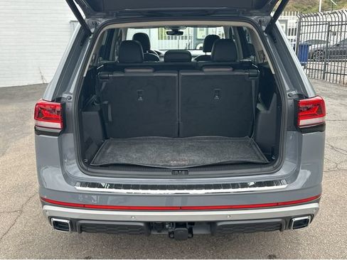Used 2024 Volkswagen Atlas Peak Edition SE AWD/4WD image 31