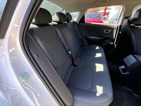 Used 2025 Kia K4 LXS image 18