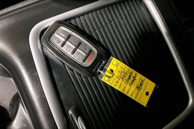 Used 2019 Chrysler Pacifica Touring-L Plus FWD image 11