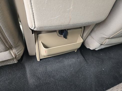 Used 2011 Ford F150 XLT w/ XLT Convenience Pkg image 21