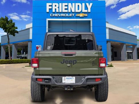 Used 2021 Jeep Gladiator Sport image 6