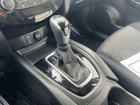 Used 2017 Nissan Rogue S image 29