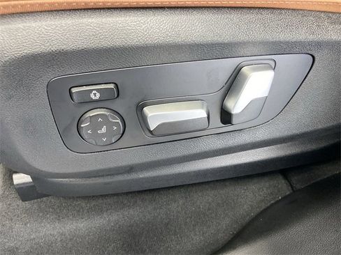 Used 2025 BMW X5 xDrive40i w/ Premium Package image 21