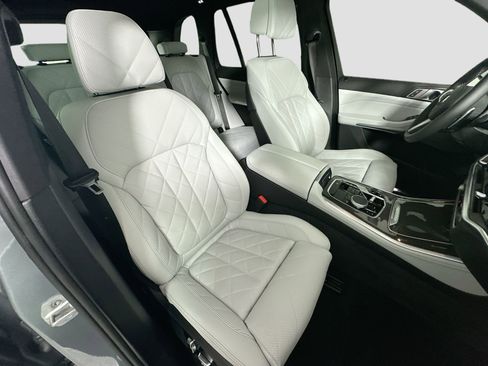 Certified 2025 BMW X5 M60i w/ Climate Comfort Package image 30