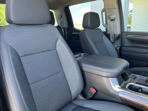 Used 2023 Chevrolet Silverado 1500 LT w/ Z71 Off-Road Package image 3