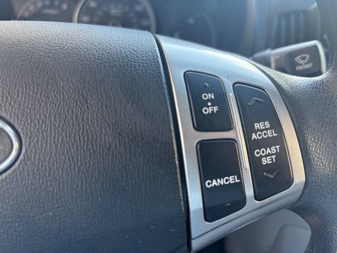 Used 2010 Hyundai Elantra GLS FWD image 16