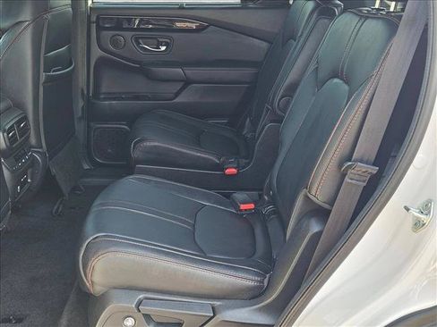 Used 2024 Honda Pilot TrailSport image 20