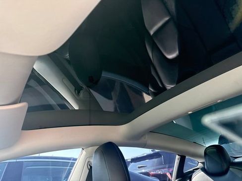 Used 2021 Tesla Model 3 Performance AWD/4WD image 19