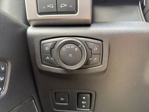 Certified 2021 Ford F350 Platinum image 31