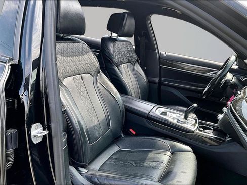 Used 2020 BMW 750i xDrive w/ M Sport Package AWD/4WD image 29