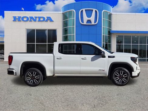 Used 2024 GMC Sierra 1500 AT4 w/ Technology Package image 2