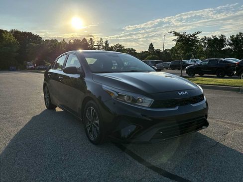 Used 2024 Kia Forte LXS FWD image 16