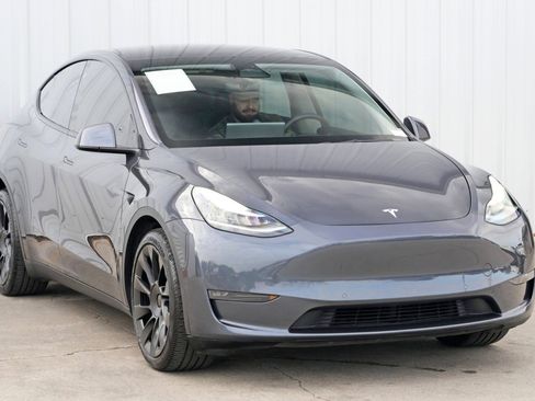 Used 2021 Tesla Model Y Long Range image 53