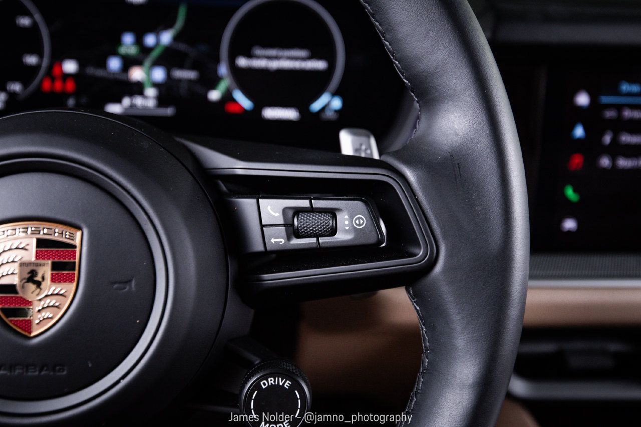 Certified 2026 Porsche Cayenne AWD/4WD image 16
